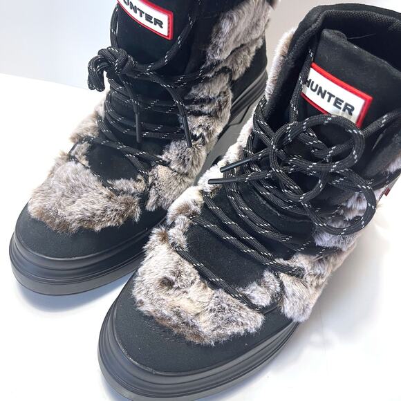 HUNTER NWT Waterproof Faux Fur Trimmed Lace Up Bootie in Black Size 6 - Picture 4 of 11